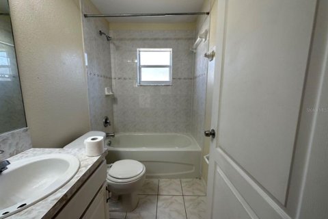 House in Poinciana, Florida 3 bedrooms, 138.7 sq.m. № 1771767 - photo 16