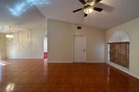 House in Poinciana, Florida 3 bedrooms, 138.7 sq.m. № 1771767 - photo 6