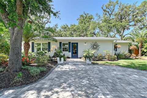 House in Sarasota, Florida 4 bedrooms, 148.46 sq.m. № 1808358 - photo 6