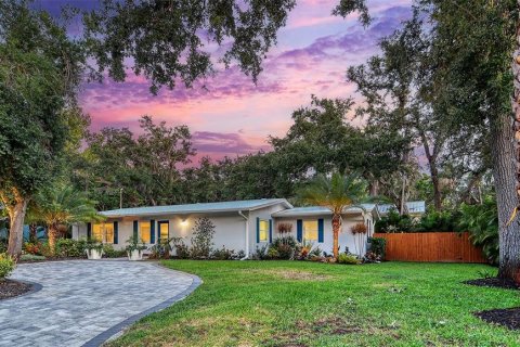 House in Sarasota, Florida 4 bedrooms, 148.46 sq.m. № 1808358 - photo 3