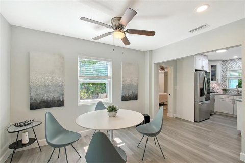 House in Sarasota, Florida 4 bedrooms, 148.46 sq.m. № 1808358 - photo 20