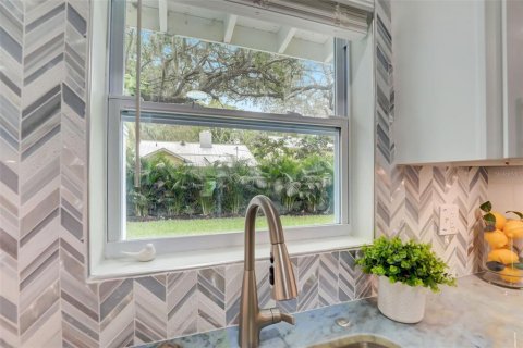 House in Sarasota, Florida 4 bedrooms, 148.46 sq.m. № 1808358 - photo 27