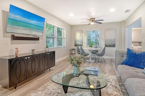 House in Sarasota, Florida 4 bedrooms, 148.46 sq.m. № 1808358 - photo 16