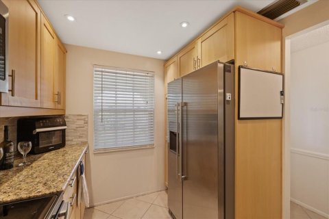 Condo in New Port Richey, Florida, 2 bedrooms № 2095434 - photo 8