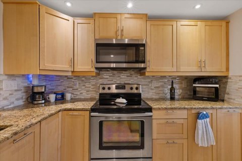 Condo in New Port Richey, Florida, 2 bedrooms № 2095434 - photo 7