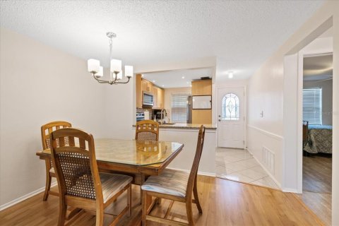 Condo in New Port Richey, Florida, 2 bedrooms № 2095434 - photo 10