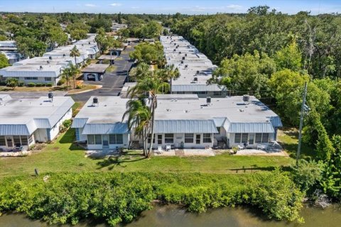 Condo in New Port Richey, Florida, 2 bedrooms № 2095434 - photo 27