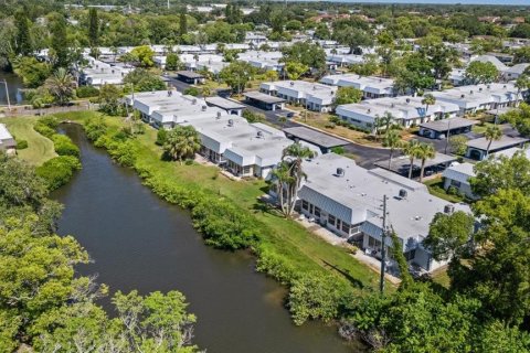 Condo in New Port Richey, Florida, 2 bedrooms № 2095434 - photo 28