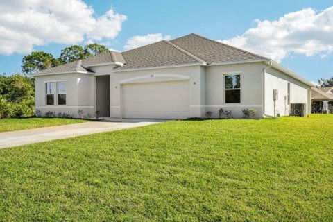 Casa en venta en Weeki Wachee, Florida, 4 dormitorios, 212.37 m2 № 2157874 - foto 2
