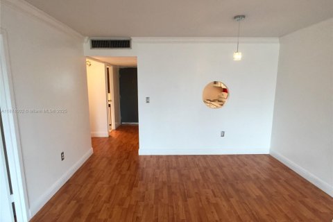 Condominio en alquiler en Miami Beach, Florida, 1 dormitorio, 67.82 m2 № 1928217 - foto 28