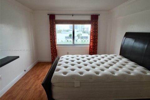 Condominio en alquiler en Miami Beach, Florida, 1 dormitorio, 67.82 m2 № 1928217 - foto 24
