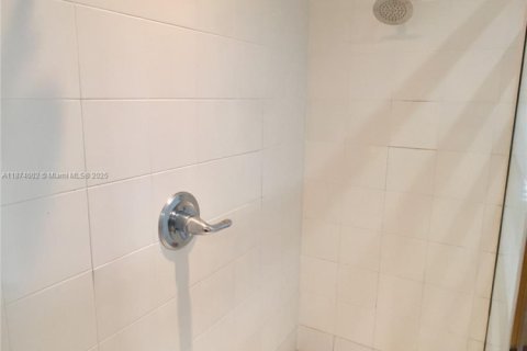 Condominio en alquiler en Miami Beach, Florida, 1 dormitorio, 67.82 m2 № 1928217 - foto 19