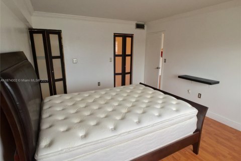 Condominio en alquiler en Miami Beach, Florida, 1 dormitorio, 67.82 m2 № 1928217 - foto 11