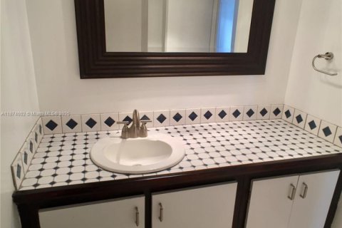 Condominio en alquiler en Miami Beach, Florida, 1 dormitorio, 67.82 m2 № 1928217 - foto 22