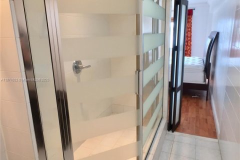 Condominio en alquiler en Miami Beach, Florida, 1 dormitorio, 67.82 m2 № 1928217 - foto 18