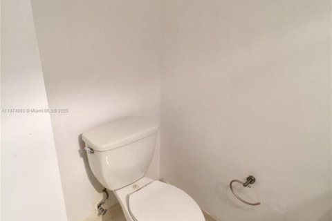 Condominio en alquiler en Miami Beach, Florida, 1 dormitorio, 67.82 m2 № 1928217 - foto 21