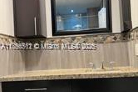 Townhouse in Miami, Florida 3 bedrooms, 140.28 sq.m. № 1887801 - photo 9