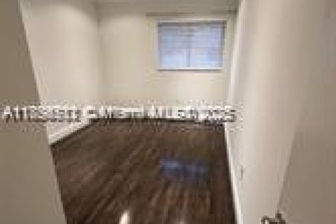 Townhouse in Miami, Florida 3 bedrooms, 140.28 sq.m. № 1887801 - photo 12