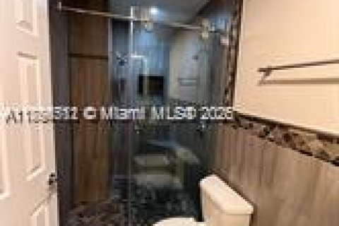 Townhouse in Miami, Florida 3 bedrooms, 140.28 sq.m. № 1887801 - photo 10