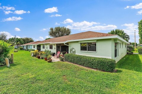 House in Boynton Beach, Florida 2 bedrooms, 130.06 sq.m. № 1097974 - photo 1