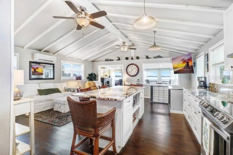 Villa ou maison à vendre à Thonotosassa, Floride: 4 chambres, 182.09 m2 № 2406612 - photo 6