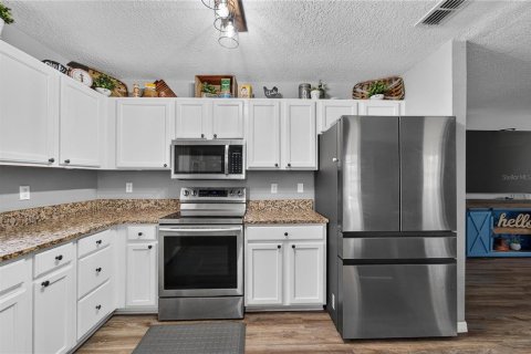 Villa ou maison à vendre à Lakeland, Floride: 4 chambres, 176.14 m2 № 2416881 - photo 7