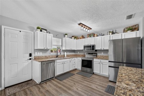 Villa ou maison à vendre à Lakeland, Floride: 4 chambres, 176.14 m2 № 2416881 - photo 4