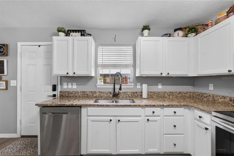 Villa ou maison à vendre à Lakeland, Floride: 4 chambres, 176.14 m2 № 2416881 - photo 13
