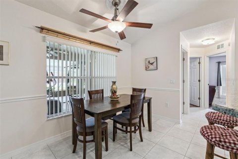 Villa ou maison à vendre à Orlando, Floride: 4 chambres, 220.18 m2 № 2360272 - photo 18