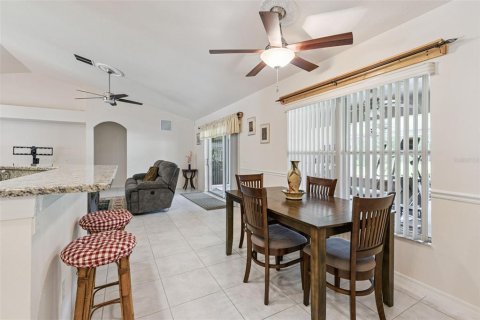 Villa ou maison à vendre à Orlando, Floride: 4 chambres, 220.18 m2 № 2360272 - photo 19