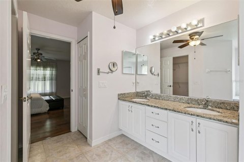 Villa ou maison à vendre à Orlando, Floride: 4 chambres, 220.18 m2 № 2360272 - photo 29