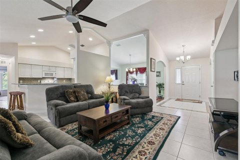 Villa ou maison à vendre à Orlando, Floride: 4 chambres, 220.18 m2 № 2360272 - photo 15