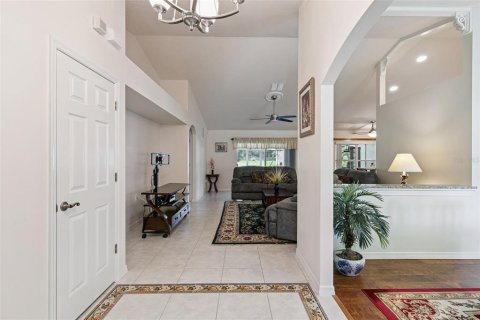 Villa ou maison à vendre à Orlando, Floride: 4 chambres, 220.18 m2 № 2360272 - photo 10