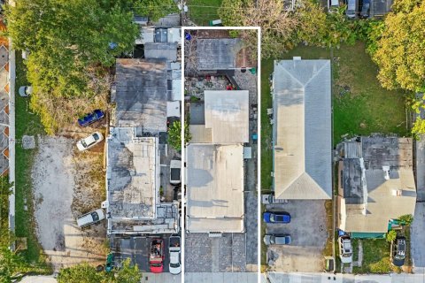 Commercial property in Miami, Florida 229.65 sq.m. № 1861423 - photo 7