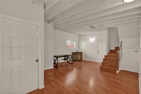 Commercial property in Miami, Florida 229.65 sq.m. № 1861423 - photo 25