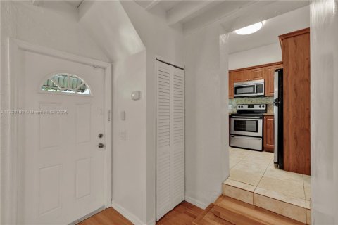 Commercial property in Miami, Florida 229.65 sq.m. № 1861423 - photo 24