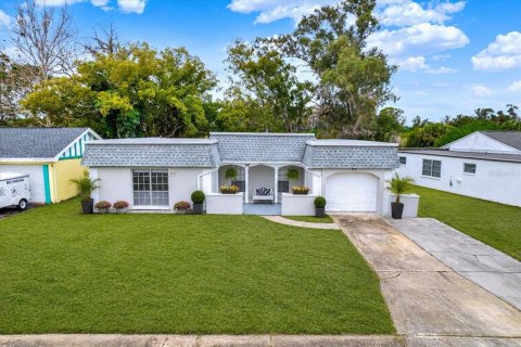 Villa ou maison à vendre à Holiday, Floride: 3 chambres, 123.19 m2 № 2324583 - photo 3