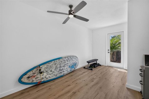 House in Saint Petersburg, Florida 4 bedrooms, 193.98 sq.m. № 2303157 - photo 30