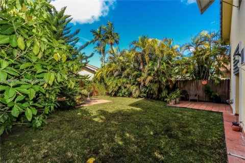 House in Miami, Florida 3 bedrooms, 142.33 sq.m. № 2086436 - photo 19