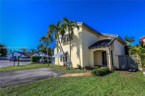 House in Miami, Florida 3 bedrooms, 142.33 sq.m. № 2086436