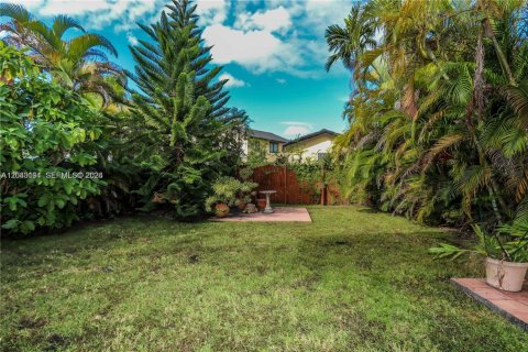 House in Miami, Florida 3 bedrooms, 142.33 sq.m. № 2086436 - photo 20