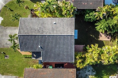 House in Miami, Florida 3 bedrooms, 142.33 sq.m. № 2086436 - photo 24