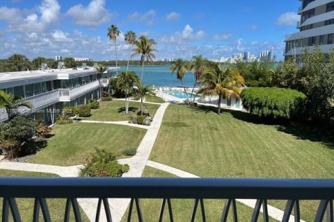 Condo in Bay Harbor Islands, Florida, 2 bedrooms  № 1874516 - photo 6
