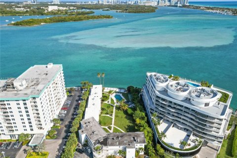 Condo in Bay Harbor Islands, Florida, 2 bedrooms  № 1874516 - photo 20