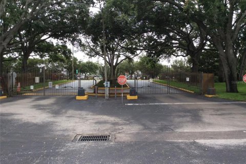 Condo in Port Richey, Florida, 2 bedrooms  № 1785281 - photo 2