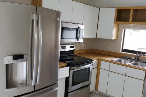 House in Tampa, Florida 2 bedrooms, 103.68 sq.m. № 2206722 - photo 6