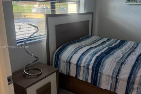 Townhouse in Homestead, Florida 2 bedrooms, 80.64 sq.m. № 1943711 - photo 26