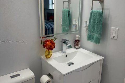 Townhouse in Homestead, Florida 2 bedrooms, 80.64 sq.m. № 1943711 - photo 20