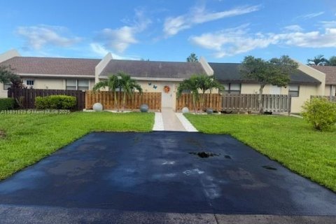 Townhouse in Homestead, Florida 2 bedrooms, 80.64 sq.m. № 1943711 - photo 2