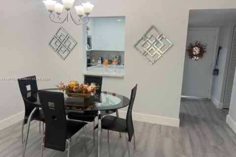 Townhouse in Homestead, Florida 2 bedrooms, 80.64 sq.m. № 1943711 - photo 6